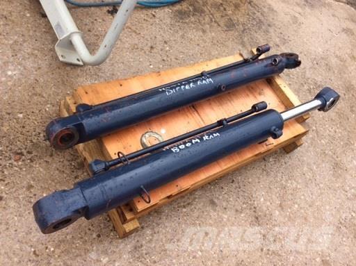 Hanix H56C BOOM RAM 建設機械 -　その他