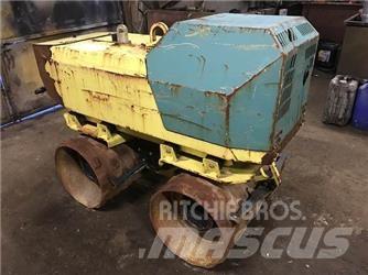 Rammax 1515 MI タンデムローラ