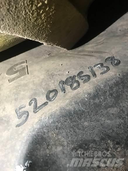  TYRES タイヤ、ホイル、リム