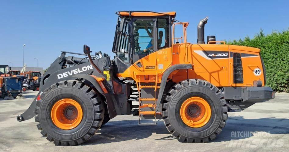 Doosan DL300-5 ホイールローダー・タイヤショベル