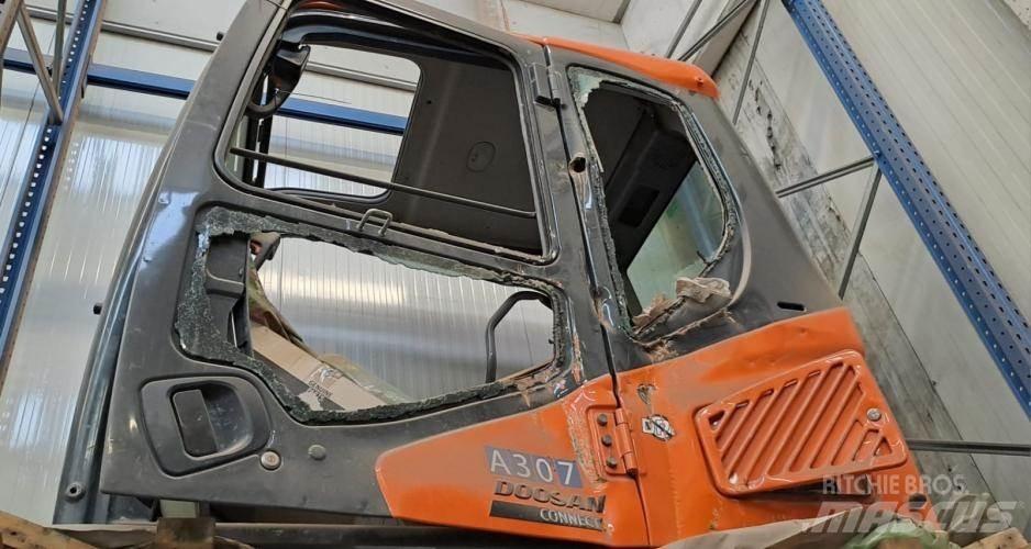 Doosan DX235NLC-5 建設機械 -　その他