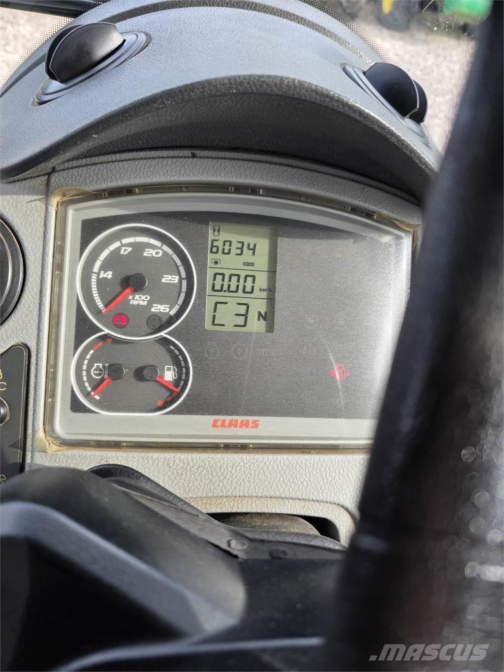 CLAAS Arion 620C トラクター