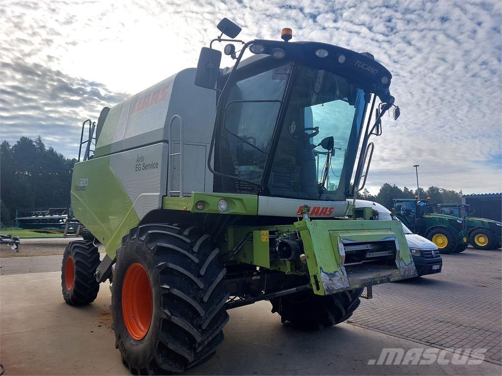 CLAAS Tucano 320 コンバイン