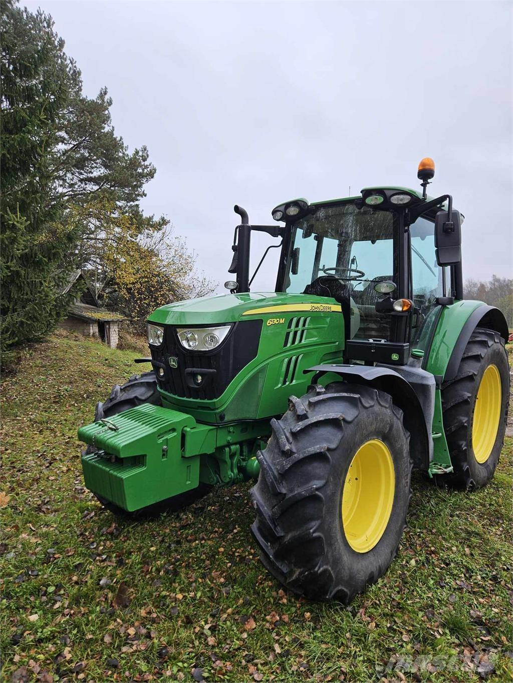 John Deere 6130M トラクター