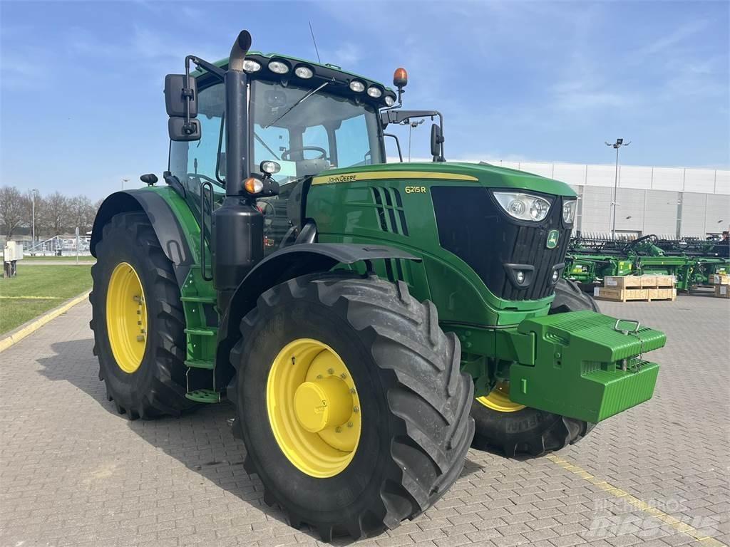John Deere 6215R トラクター