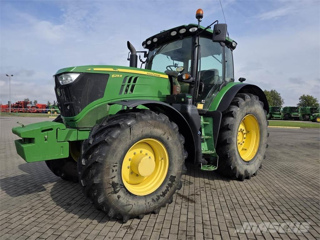 John Deere 6215R トラクター