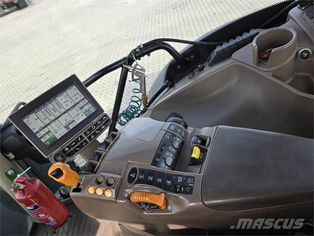 John Deere 6215R トラクター
