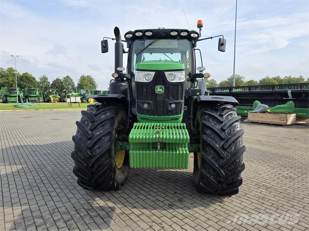 John Deere 6215R トラクター
