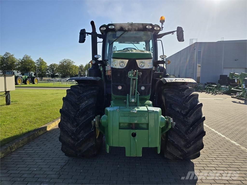 John Deere 6215R トラクター