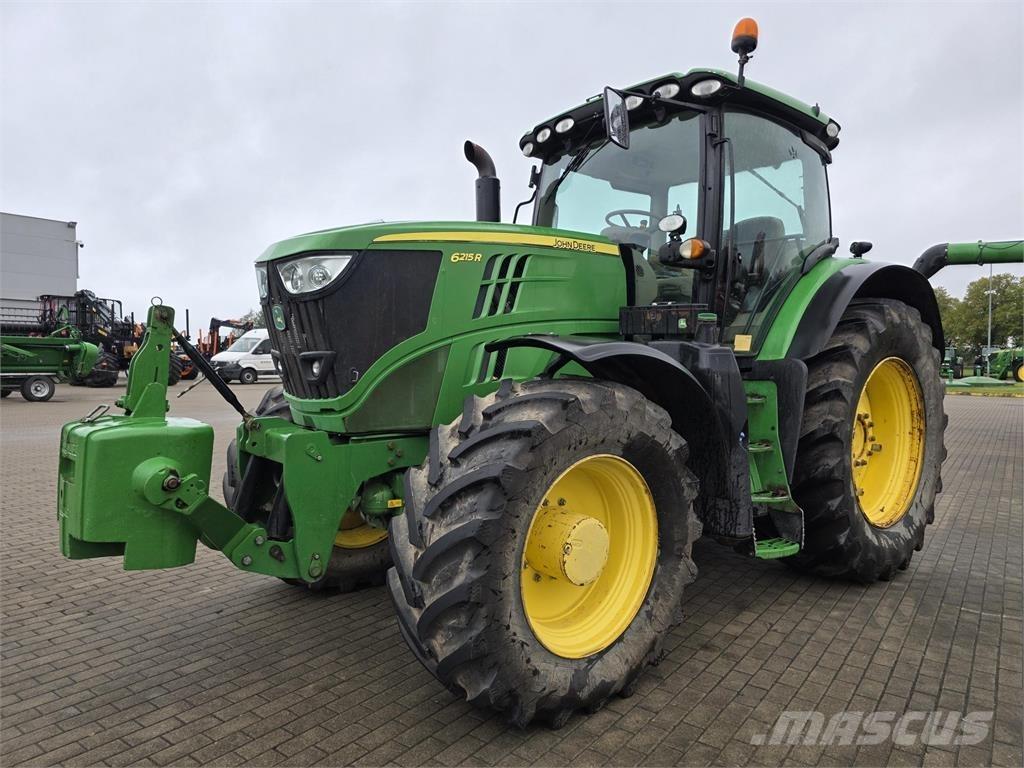 John Deere 6215R トラクター