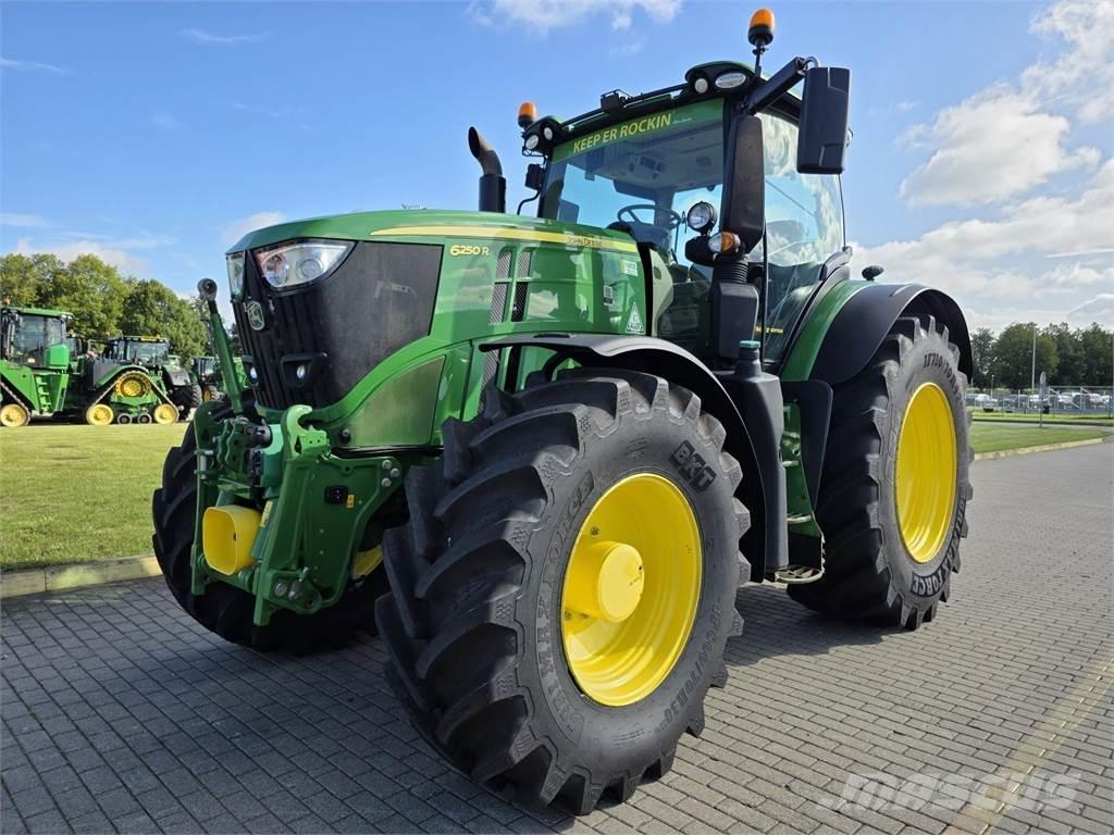 John Deere 6250R トラクター