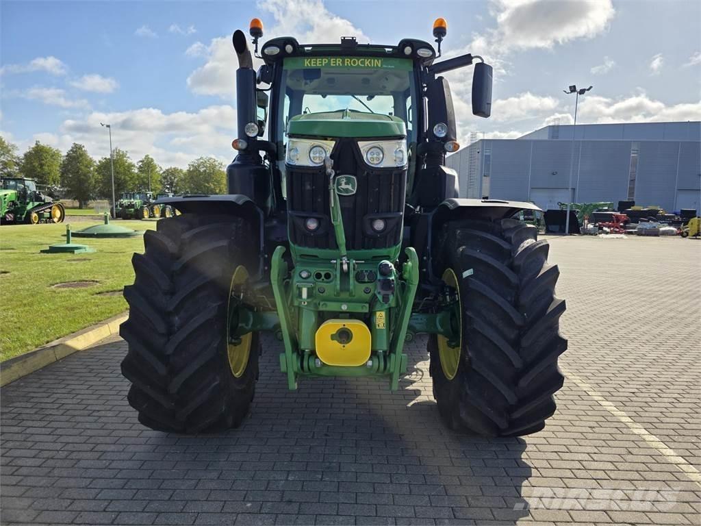 John Deere 6250R トラクター