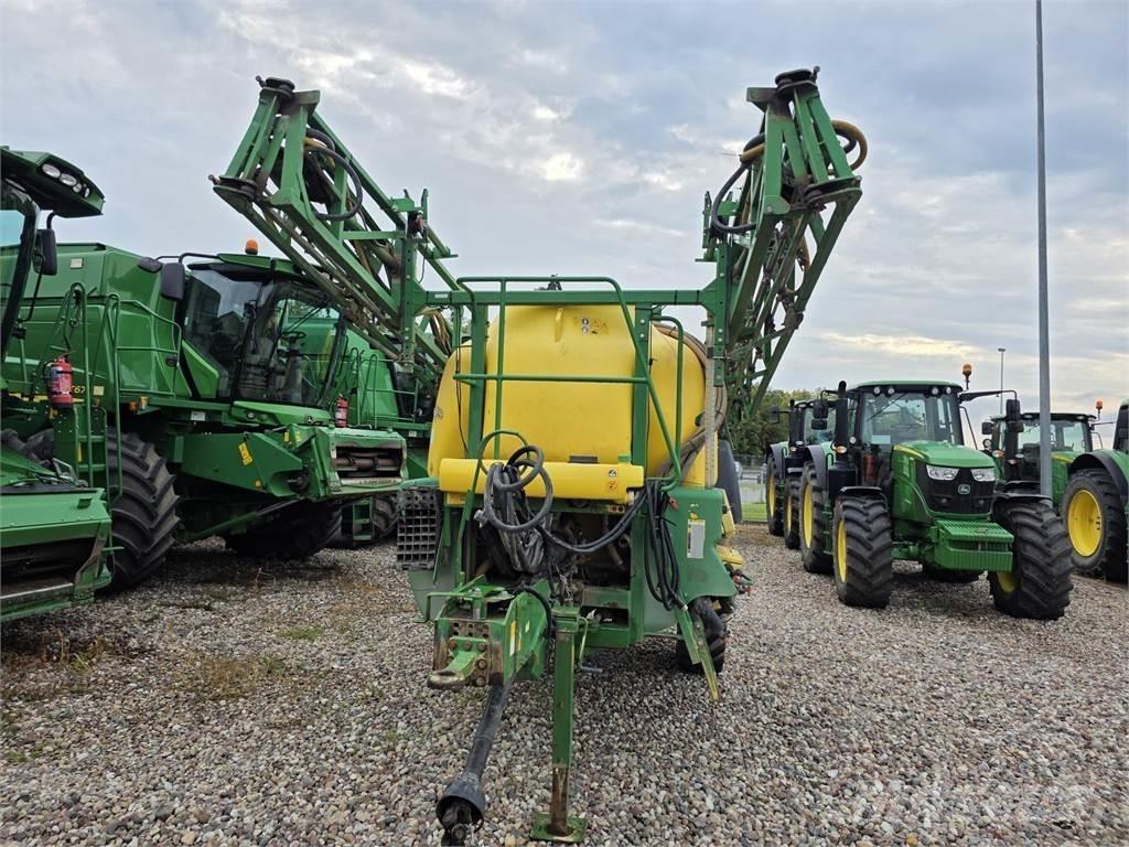 John Deere 740 牽引型スプレイヤー
