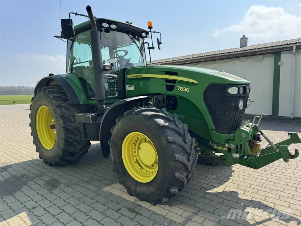 John Deere 7830 トラクター