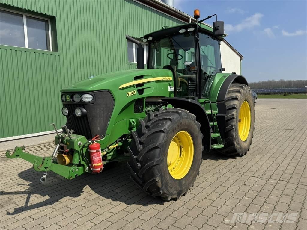 John Deere 7830 トラクター