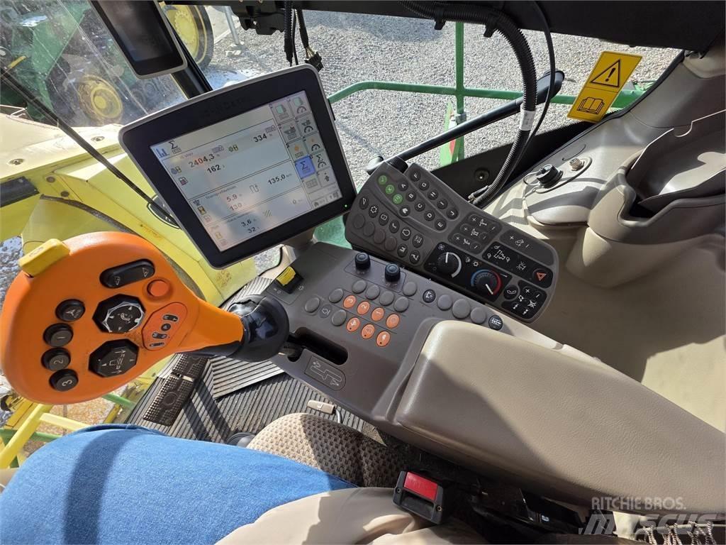 John Deere 8300 自走式フォレージハーベスター