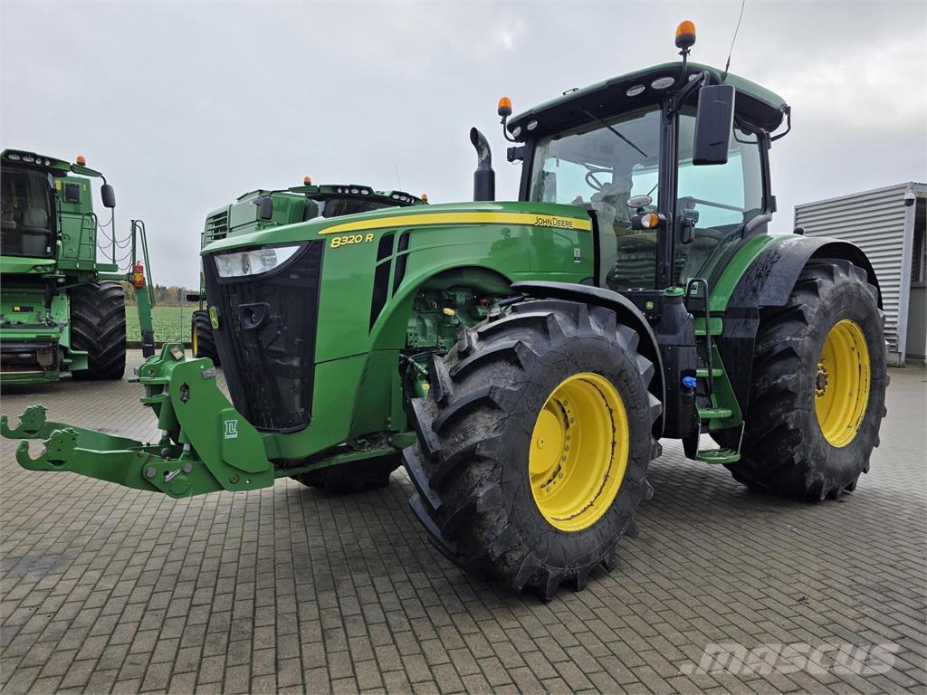 John Deere 8320R トラクター