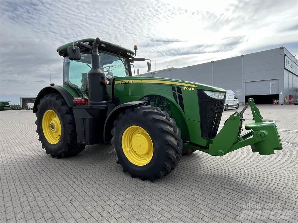 John Deere 8370R トラクター