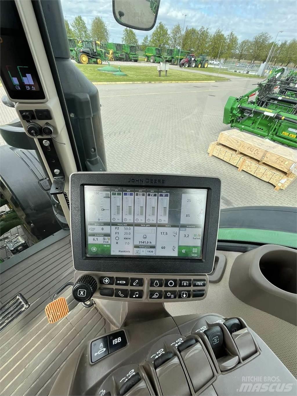 John Deere 8370R トラクター