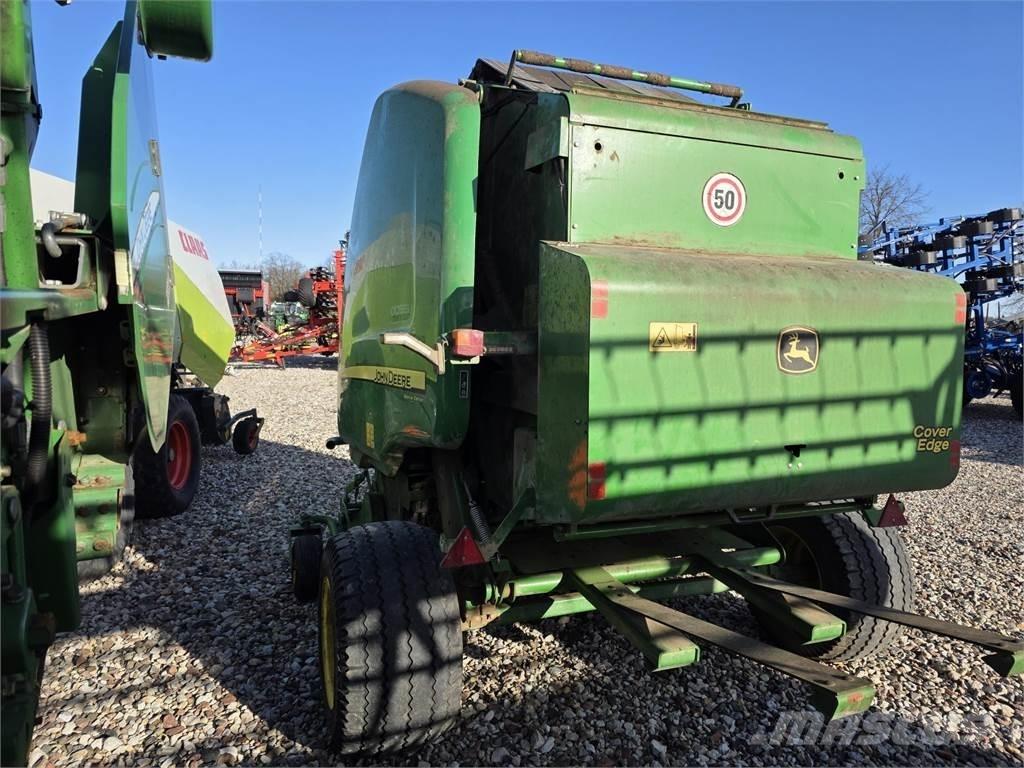 John Deere 854 ラウンドベーラー