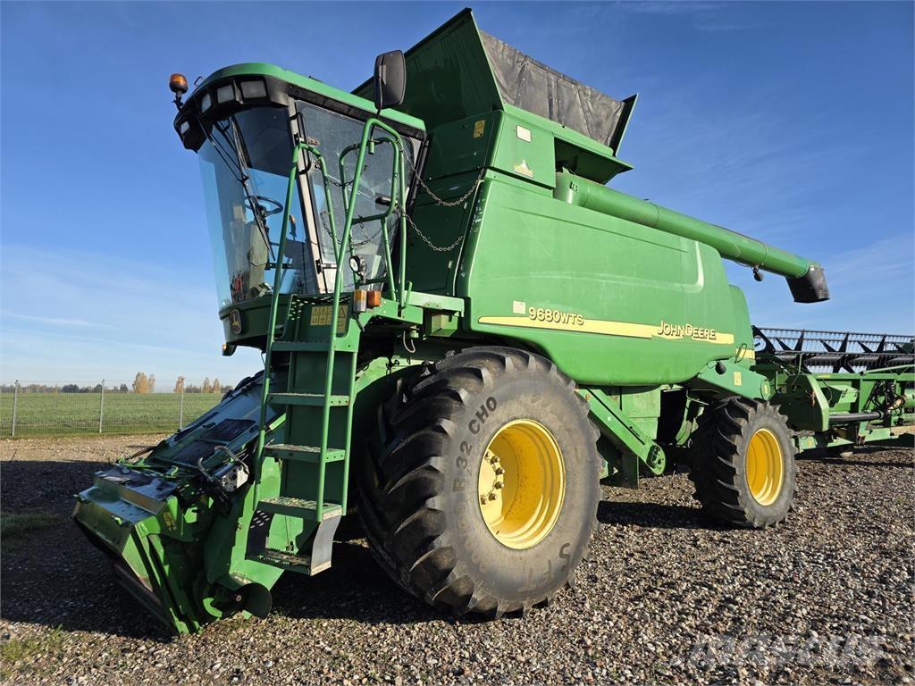 John Deere 9680 WTS コンバイン
