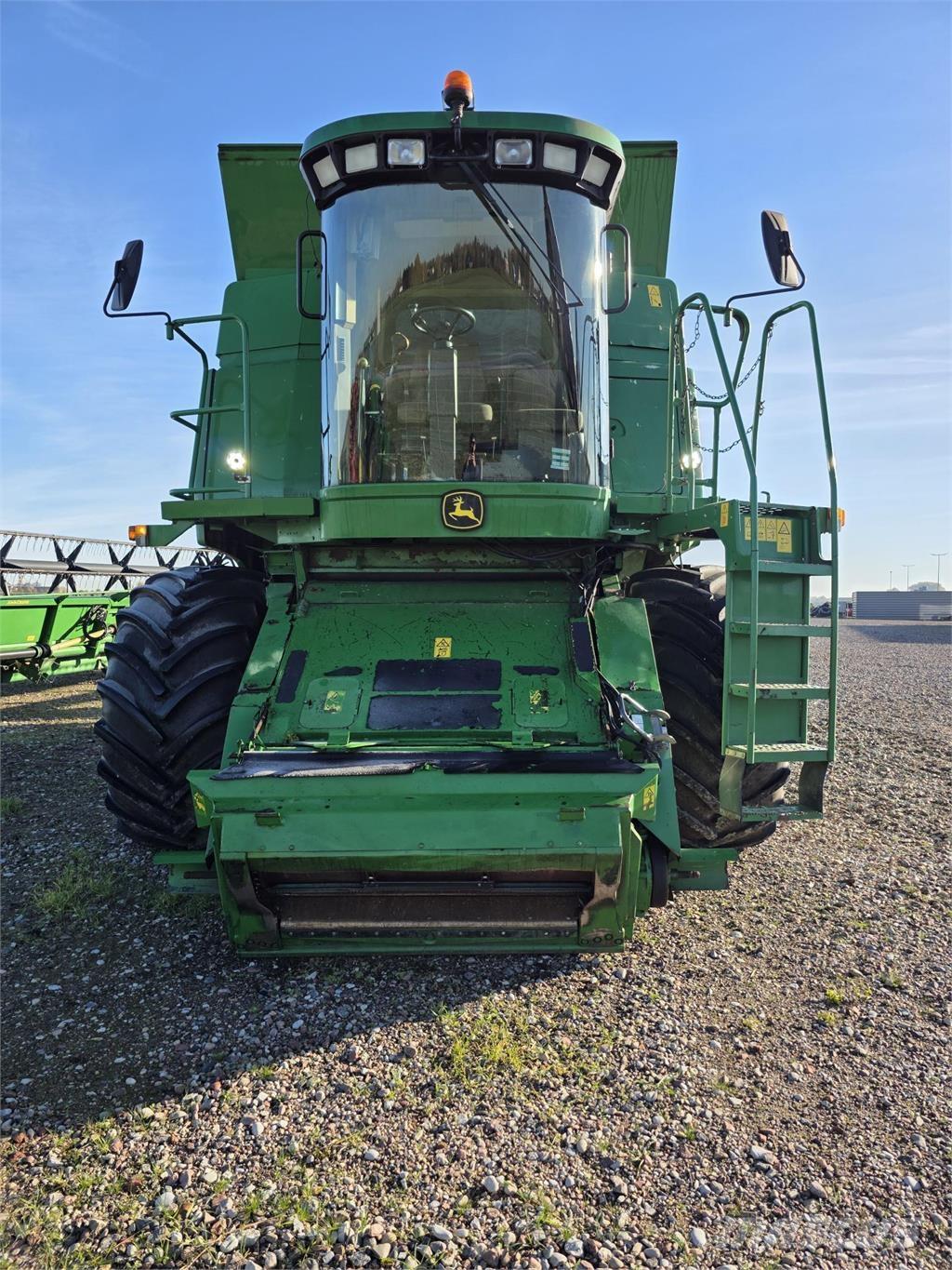 John Deere 9680 WTS コンバイン