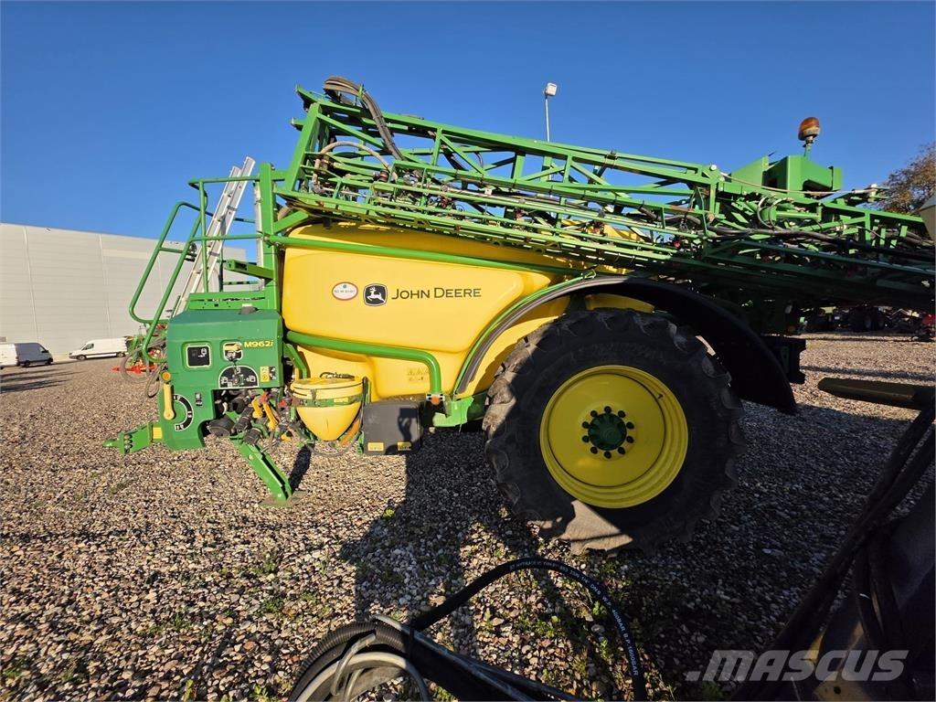 John Deere M962i 牽引型スプレイヤー
