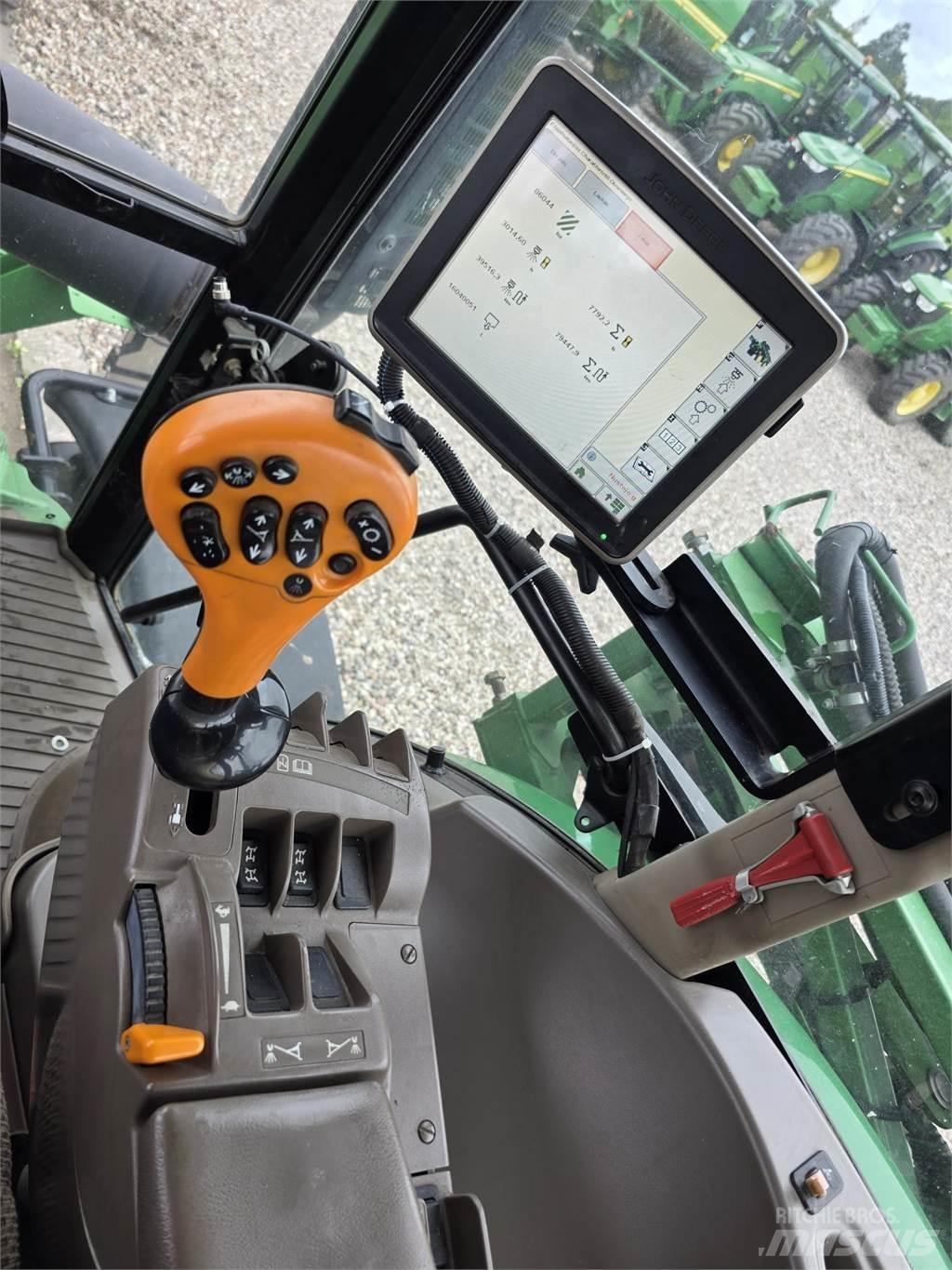 John Deere R4040i 牽引型スプレイヤー