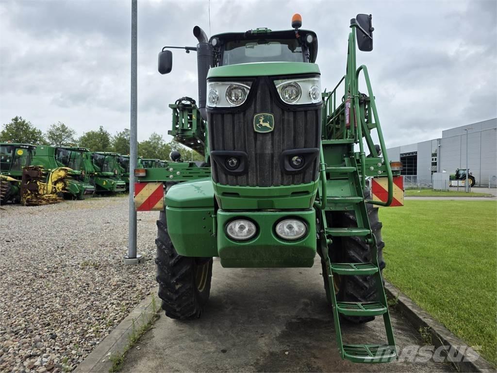 John Deere R4040i 牽引型スプレイヤー