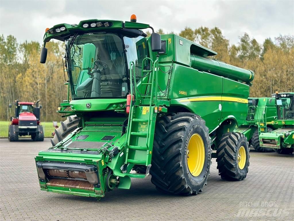 John Deere S680i コンバイン