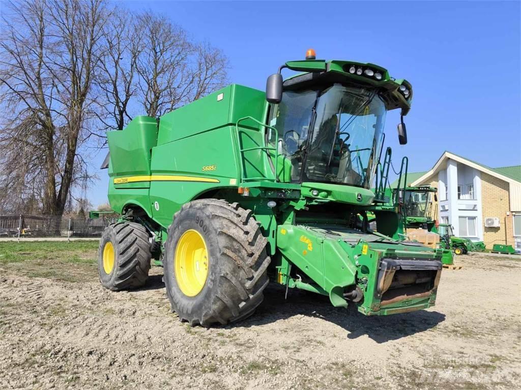 John Deere S685 コンバイン