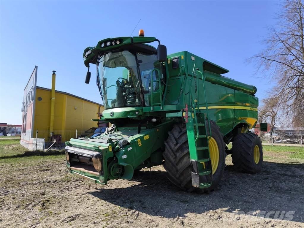John Deere S685 コンバイン