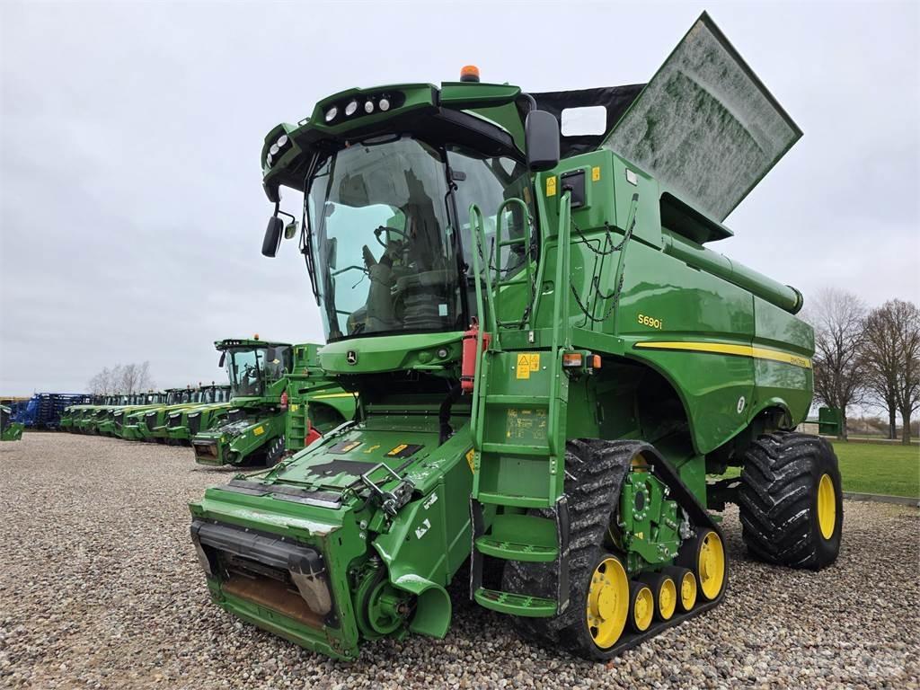 John Deere S690 コンバイン