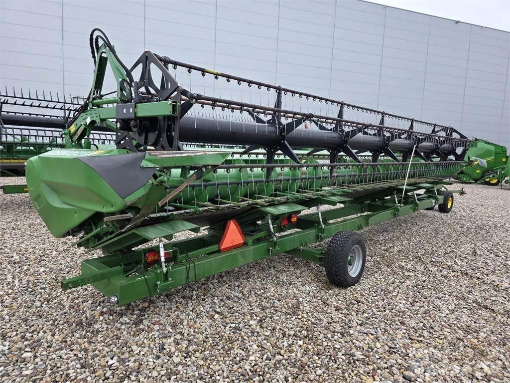 John Deere S690 コンバイン