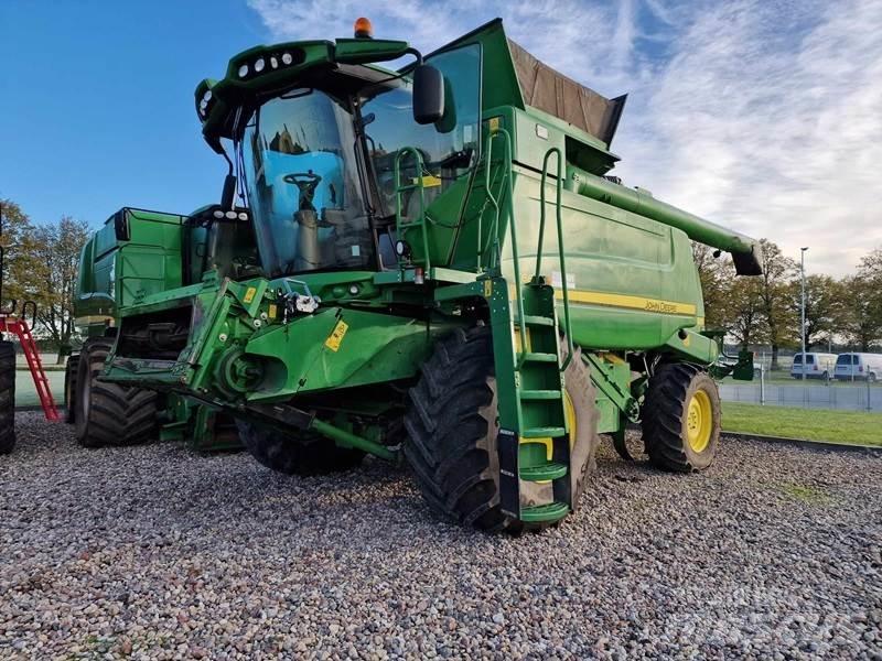 John Deere T660 コンバイン