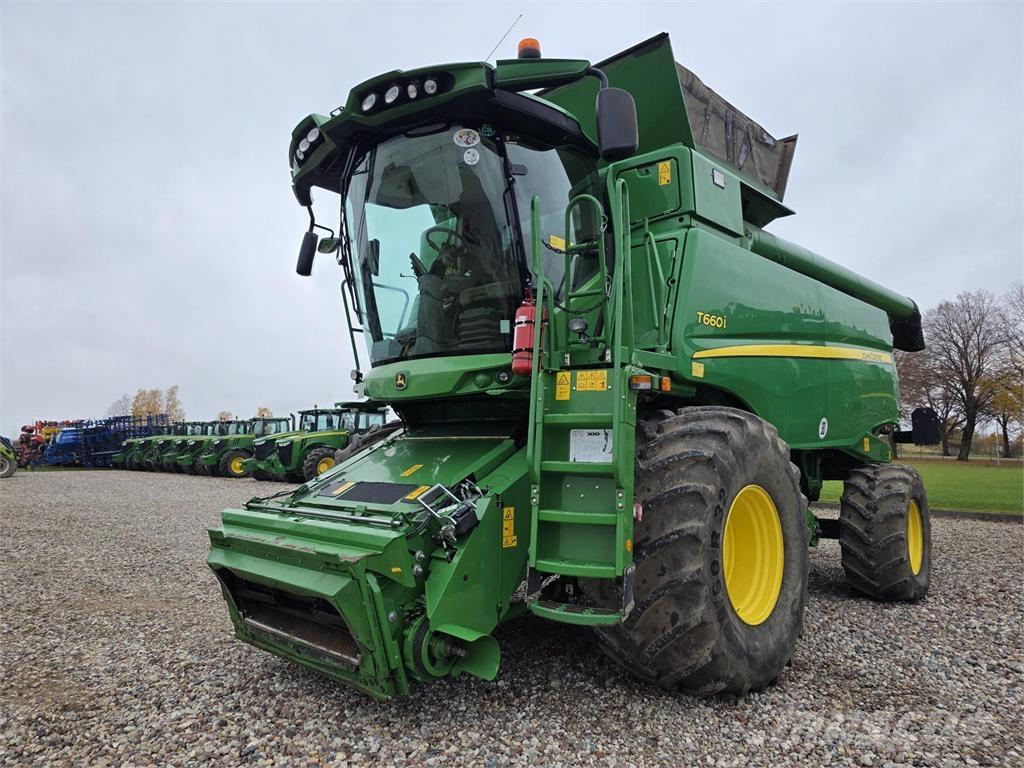 John Deere T660 コンバイン