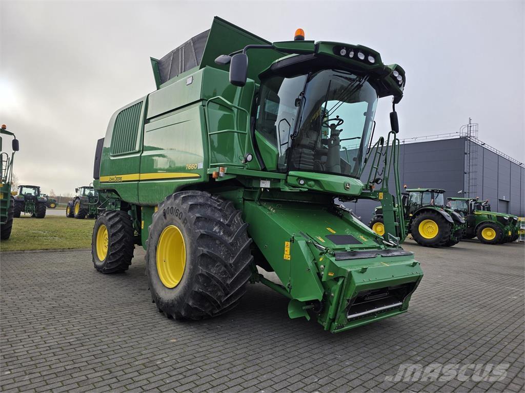 John Deere T660 コンバイン