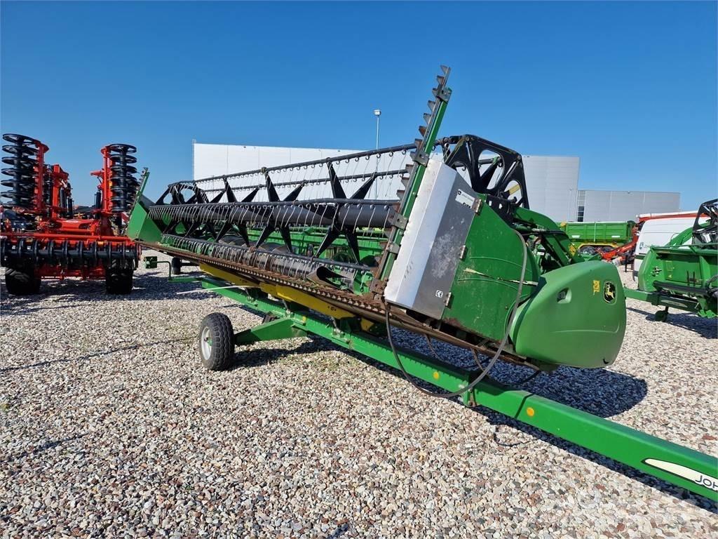 John Deere T670 コンバイン