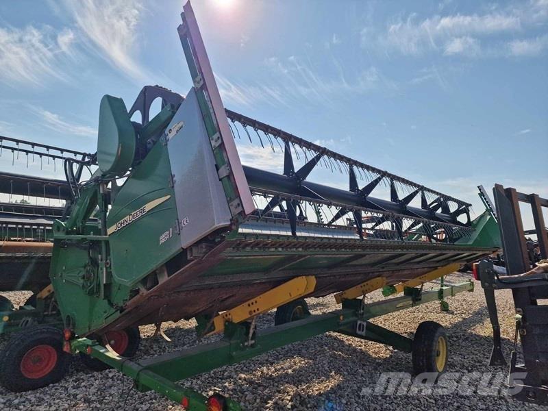 John Deere T670 コンバイン