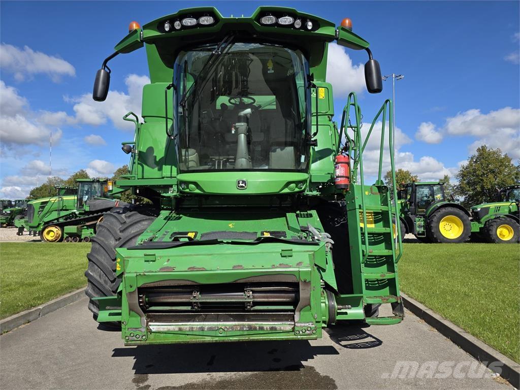John Deere T670 コンバイン