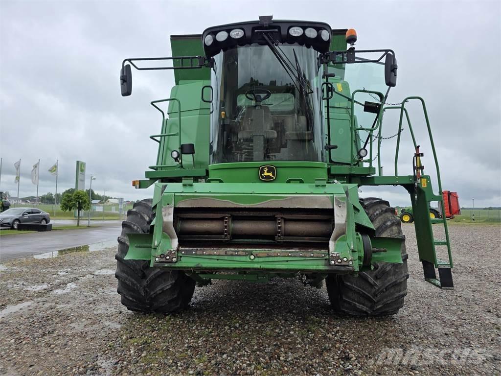 John Deere T670 コンバイン
