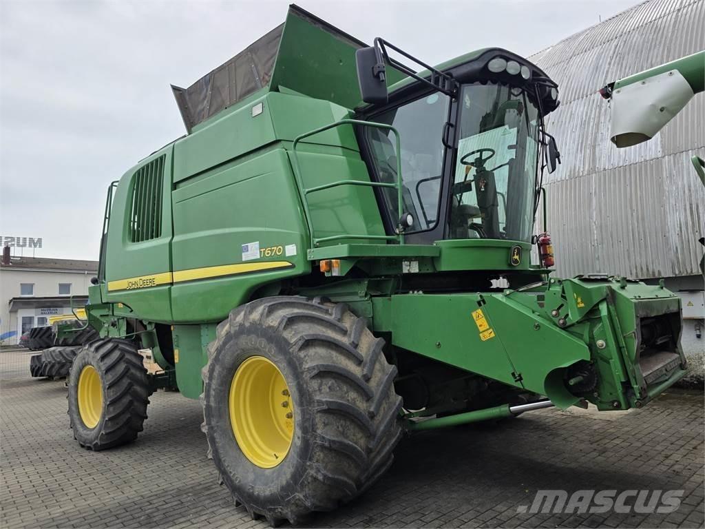 John Deere T670 コンバイン