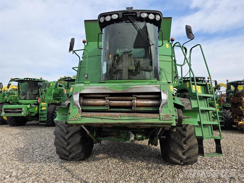 John Deere T670 コンバイン