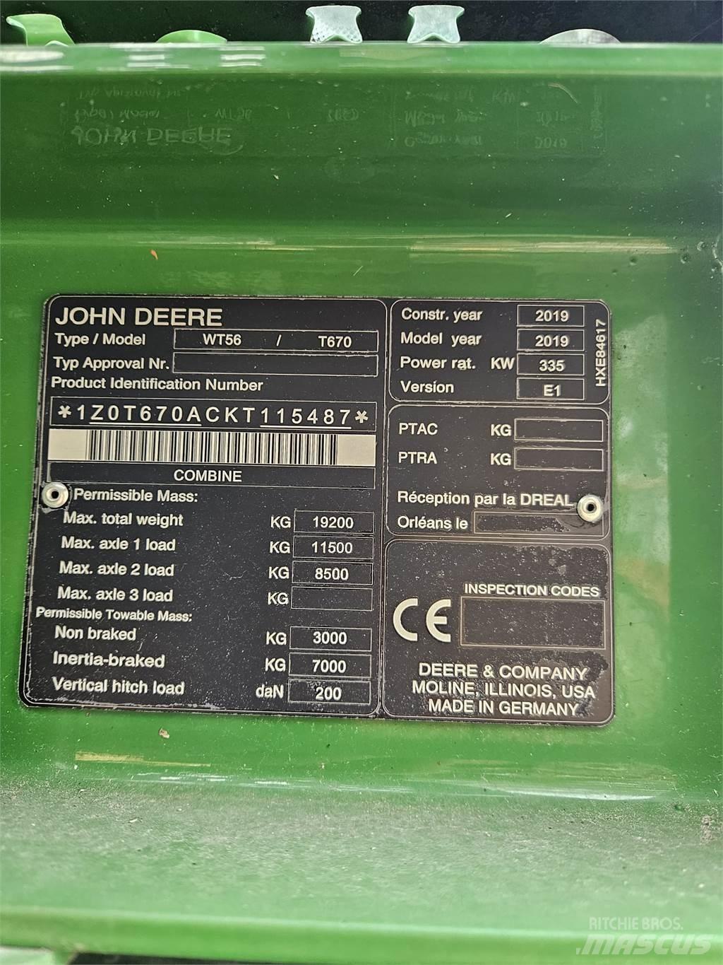 John Deere T670i コンバイン