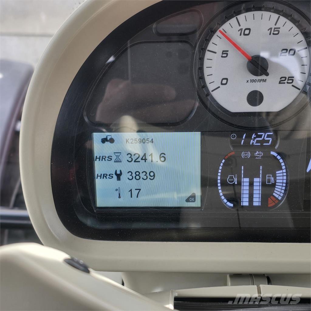 Massey Ferguson 7726 トラクター