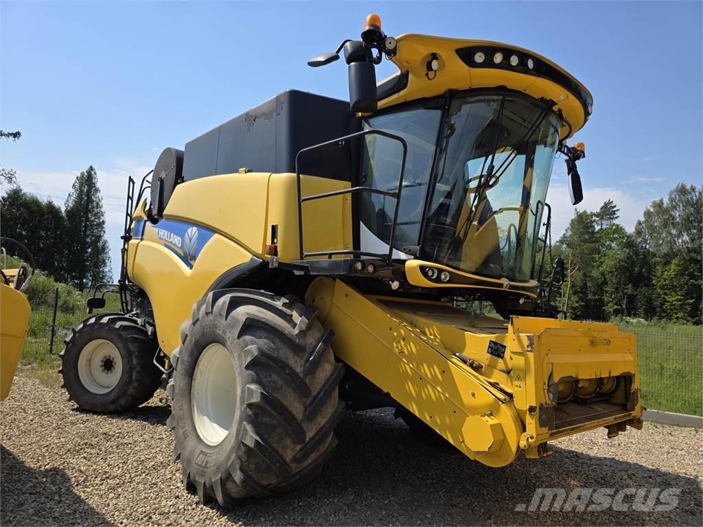 New Holland CX8.85 コンバイン