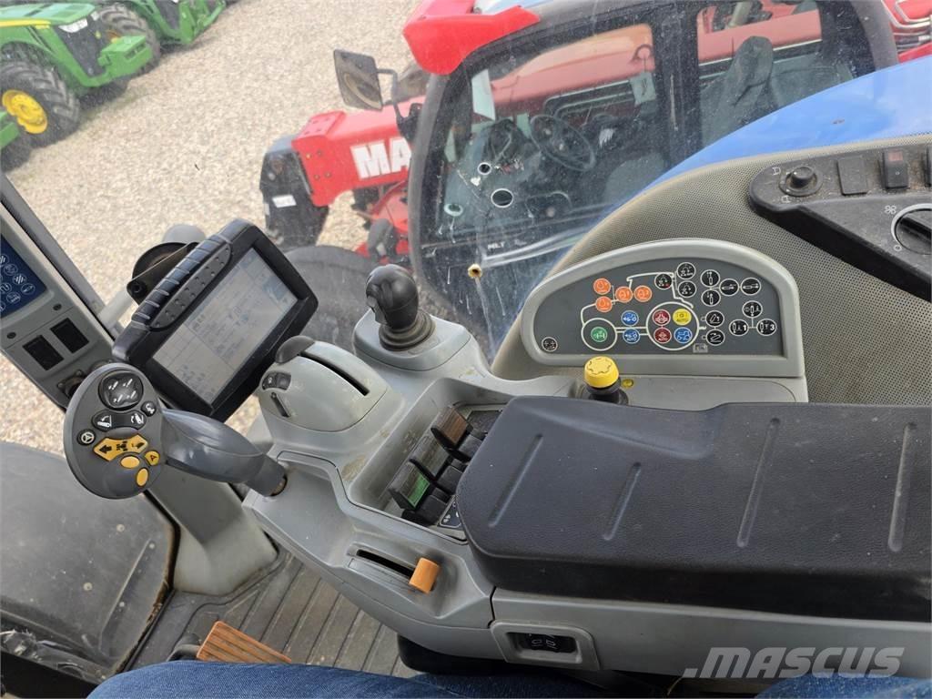New Holland T8.390 トラクター