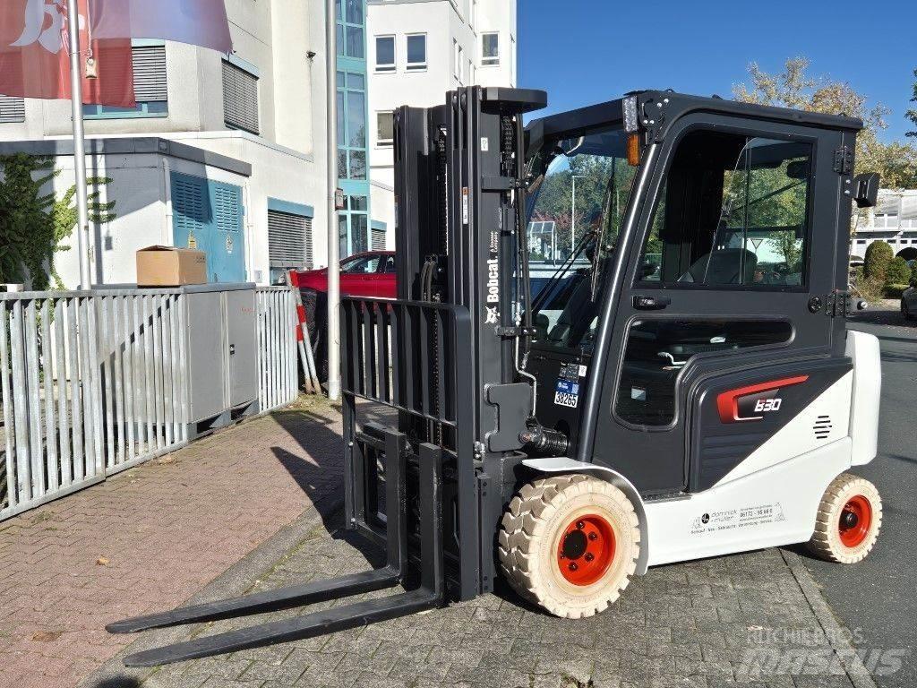 Bobcat B30NS バッテリーフォークリフト