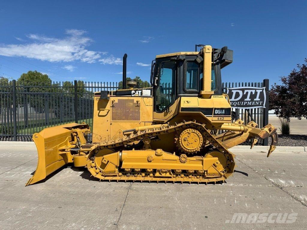 CAT D5M XL ブルドーザー