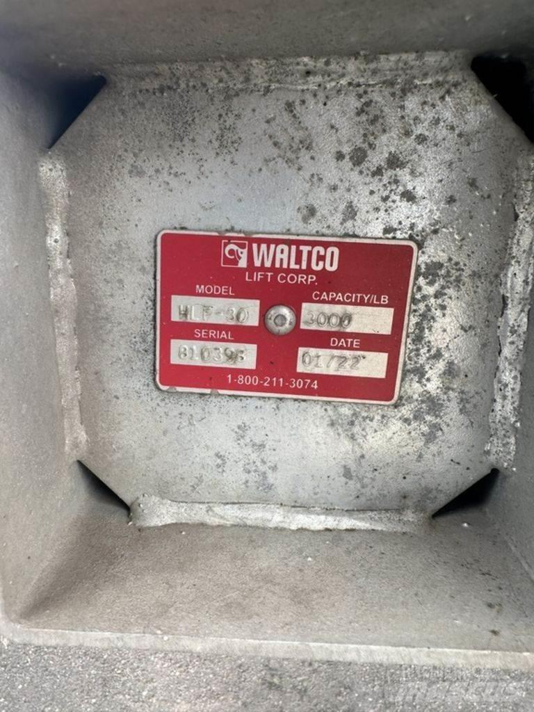  Waltco HLF-30 雑貨と家具リフト